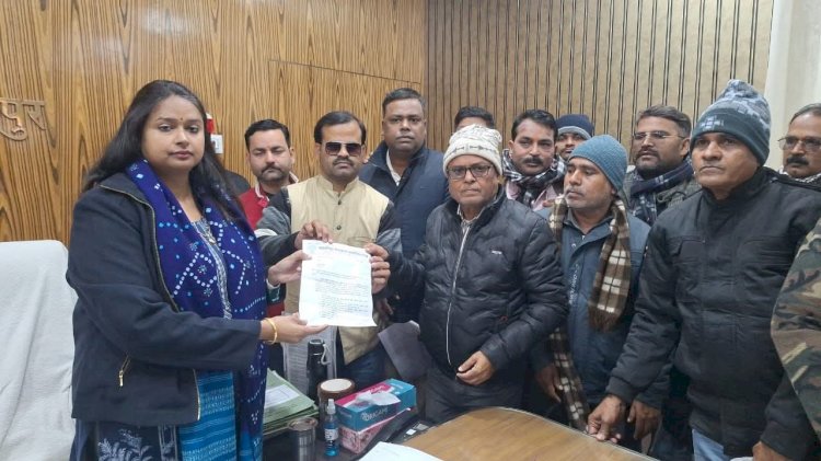 पत्रकार मुकेश चंद्राकर हत्या मामले को लेकर पत्रकार संगठनों ने निकाला मौन जुलूस