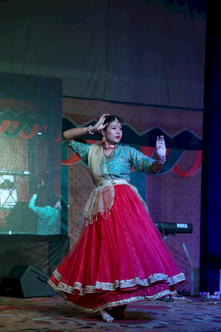 बसंतोत्सव, एक संस्कृति संध्या में विद्यार्थियों ने अपनी संगीत साधना का दिया परिचथ