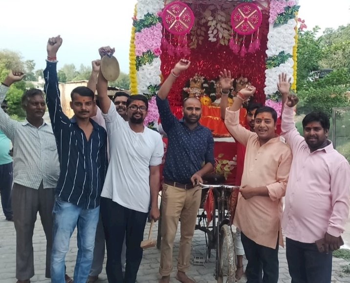 हिंदु युवा वाहिनी द्वारा नगर पंचायत बहादुरगंज में निकाली गई भगवान जगन्नाथ की रथयात्रा