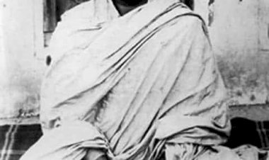 उठो, जागो और तब तक मत रुको जब तक लक्ष्य प्राप्त न हो. 